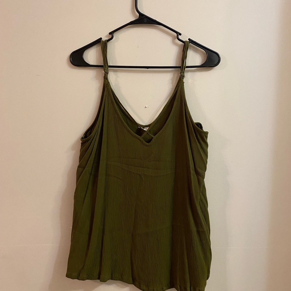 Roxy Tops - Picture 4 of 6